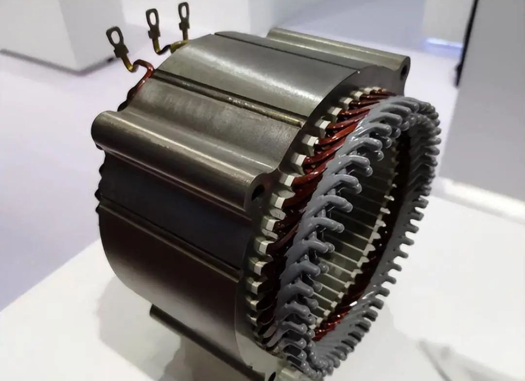 與圓形電機相比，為什么扁線電機更適合新能源汽車領域？—AIP艾普.jpg